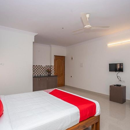 Oyo 27839 Manyata Residency Hotell Bangalore Exteriör bild